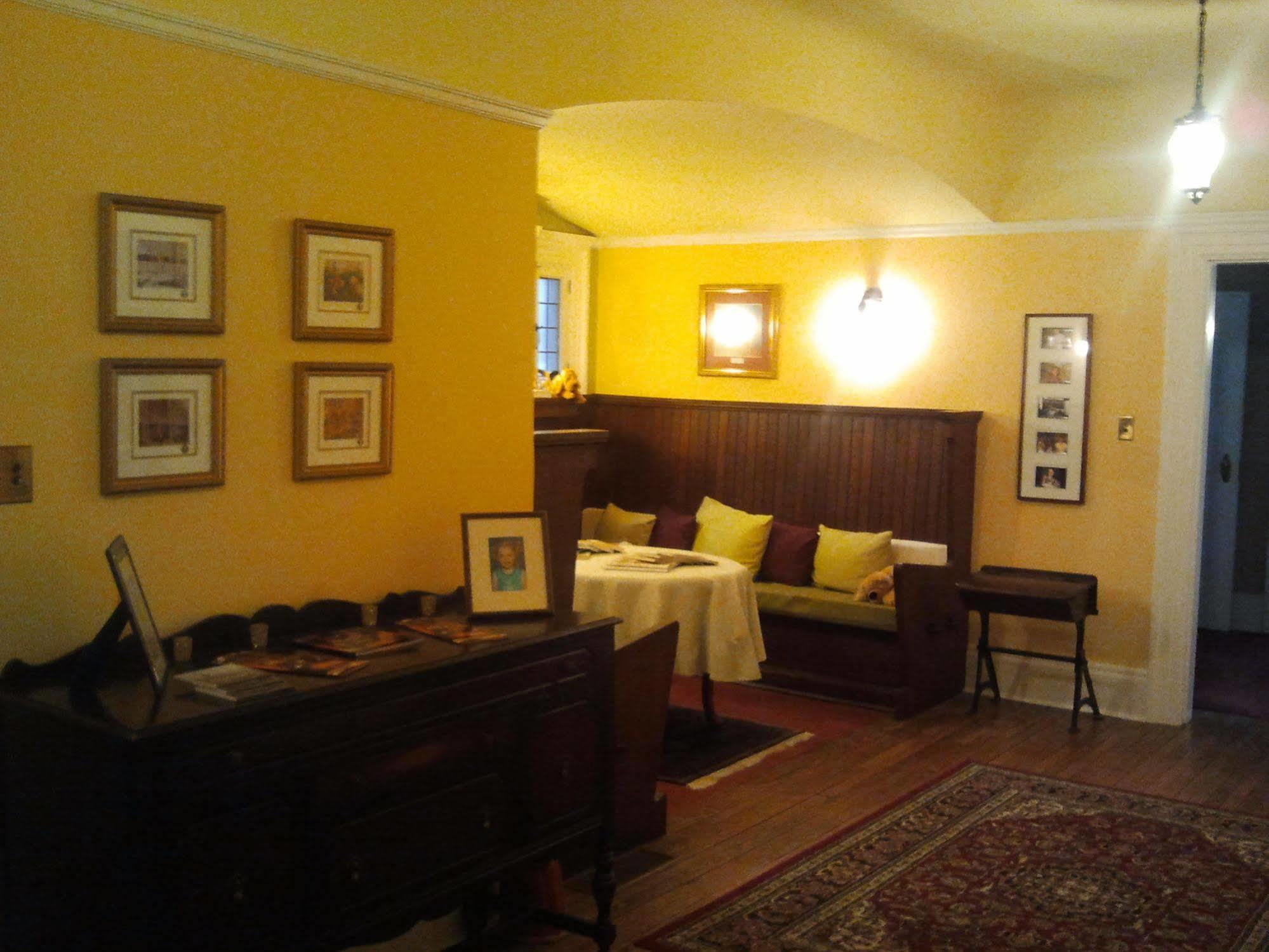 Sainte-Catherine Springbank House Inn מראה חיצוני תמונה