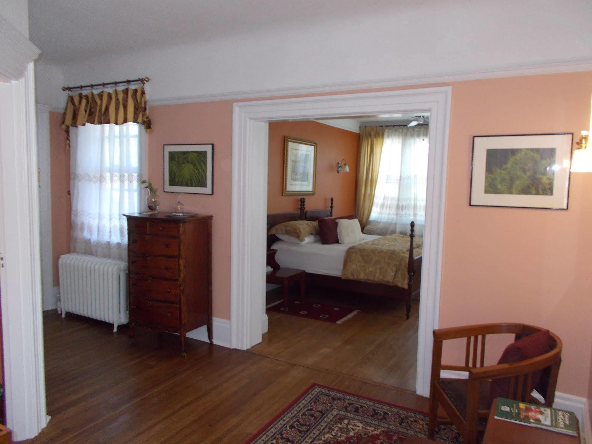 Sainte-Catherine Springbank House Inn מראה חיצוני תמונה